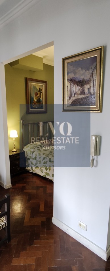Plaza SAN MARTIN 2 ½ Ambientes con BALCON - MUY AMPLIOS - Superficie 43m² aprox.- Living + comedor muy amplio con balcon al frente muy Luminoso - Cocina integrada con espacio Heladera + Lavarropas bajo mesada. Habitacion muy amplia con ventanal externo mu