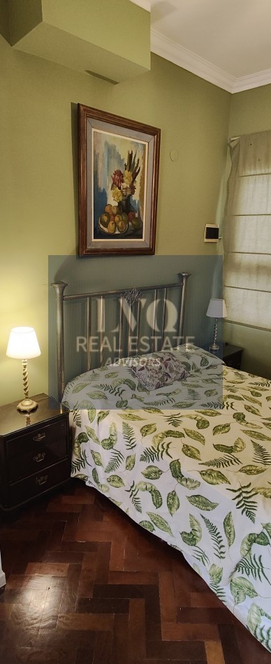 Plaza SAN MARTIN 2 ½ Ambientes con BALCON - MUY AMPLIOS - Superficie 43m² aprox.- Living + comedor muy amplio con balcon al frente muy Luminoso - Cocina integrada con espacio Heladera + Lavarropas bajo mesada. Habitacion muy amplia con ventanal externo mu