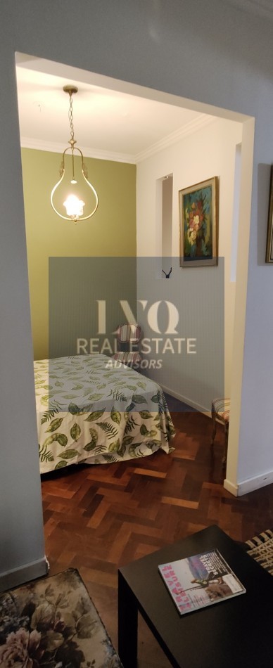 Plaza SAN MARTIN 2 ½ Ambientes con BALCON - MUY AMPLIOS - Superficie 43m² aprox.- Living + comedor muy amplio con balcon al frente muy Luminoso - Cocina integrada con espacio Heladera + Lavarropas bajo mesada. Habitacion muy amplia con ventanal externo mu