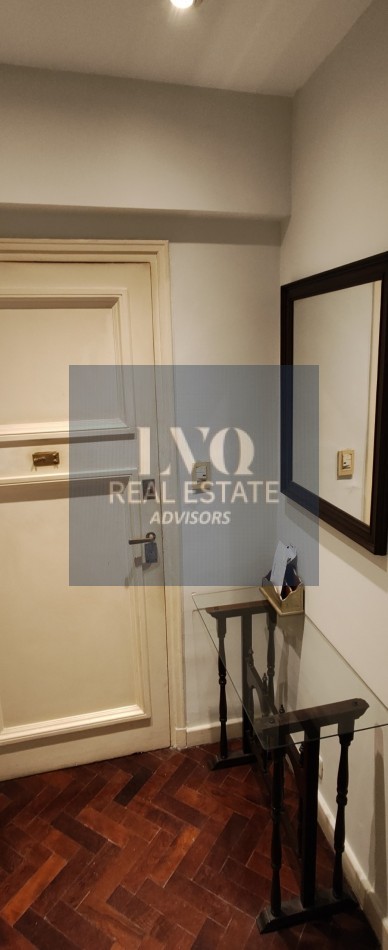 Plaza SAN MARTIN 2 ½ Ambientes con BALCON - MUY AMPLIOS - Superficie 43m² aprox.- Living + comedor muy amplio con balcon al frente muy Luminoso - Cocina integrada con espacio Heladera + Lavarropas bajo mesada. Habitacion muy amplia con ventanal externo mu