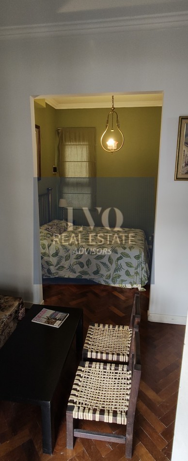 Plaza SAN MARTIN 2 ½ Ambientes con BALCON - MUY AMPLIOS - Superficie 43m² aprox.- Living + comedor muy amplio con balcon al frente muy Luminoso - Cocina integrada con espacio Heladera + Lavarropas bajo mesada. Habitacion muy amplia con ventanal externo mu