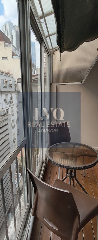 Plaza SAN MARTIN 2 ½ Ambientes con BALCON - MUY AMPLIOS - Superficie 43m² aprox.- Living + comedor muy amplio con balcon al frente muy Luminoso - Cocina integrada con espacio Heladera + Lavarropas bajo mesada. Habitacion muy amplia con ventanal externo mu